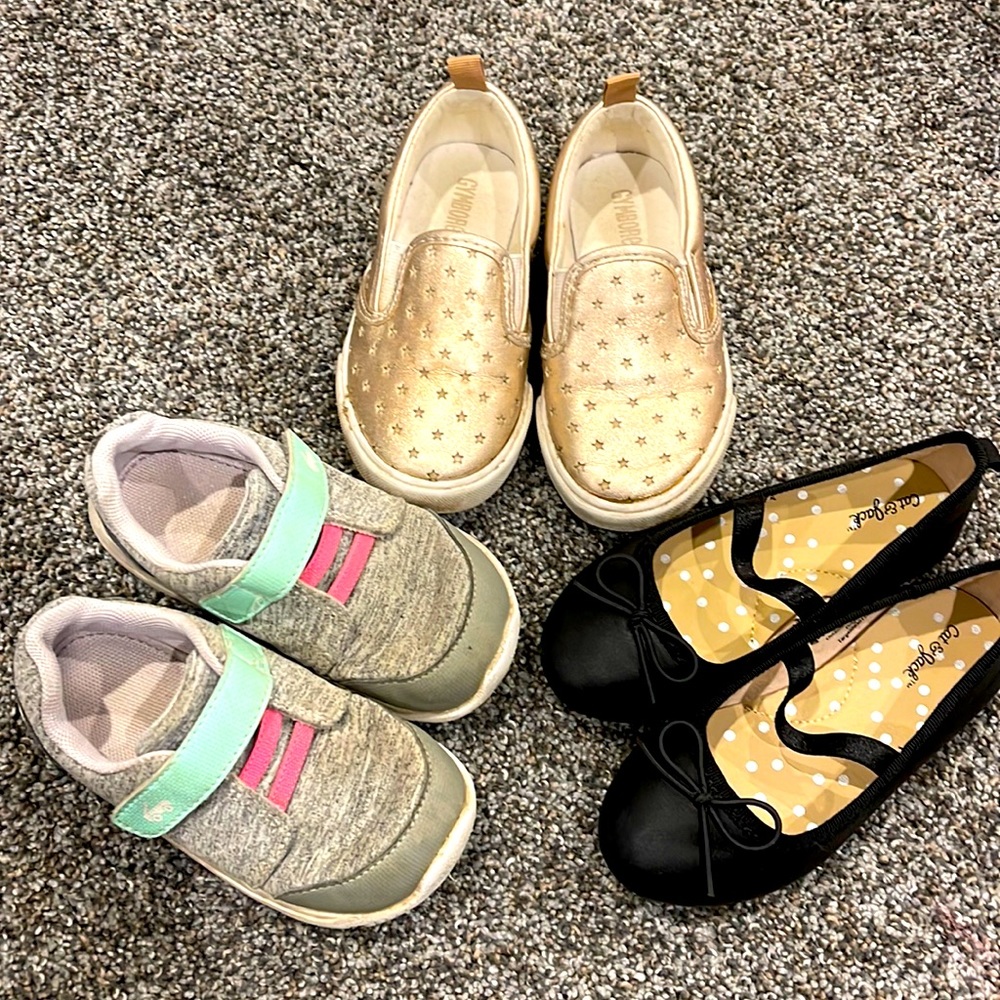Bundle of 3 pairs of toddler size 8 shoes